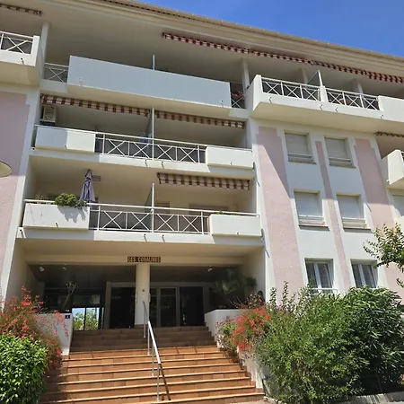 Coralines 500 M Apartmán *